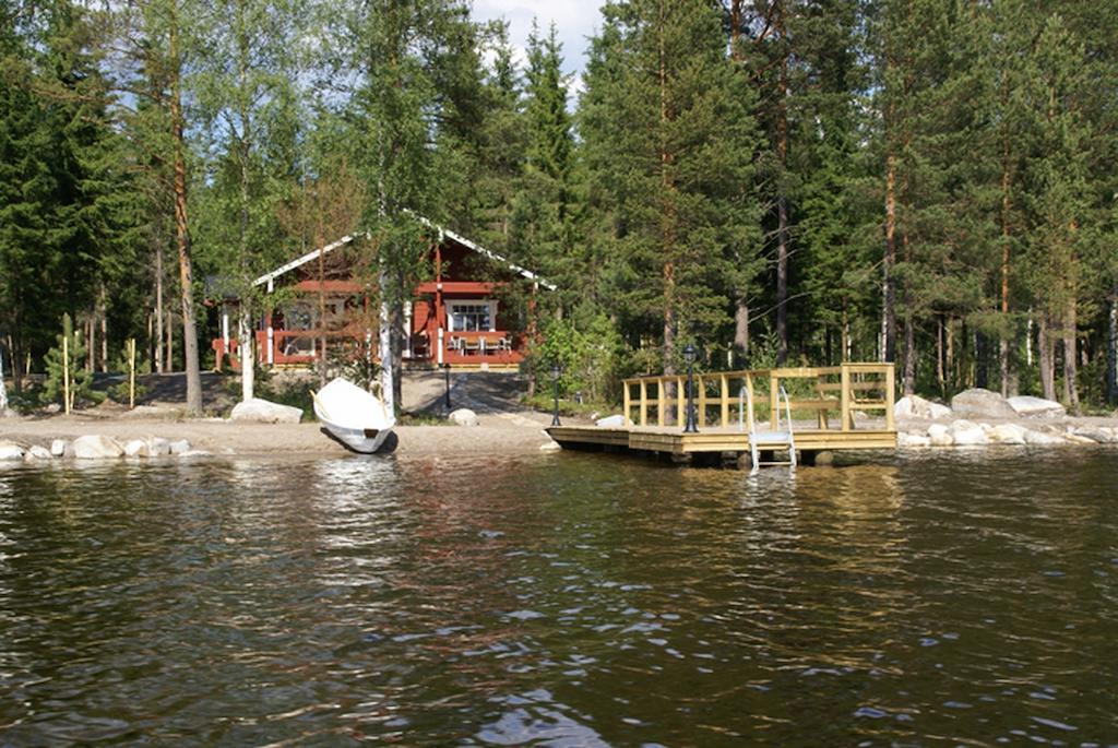 Kartanohotelli Satulinna Huvilat Hirvensalmi Экстерьер фото